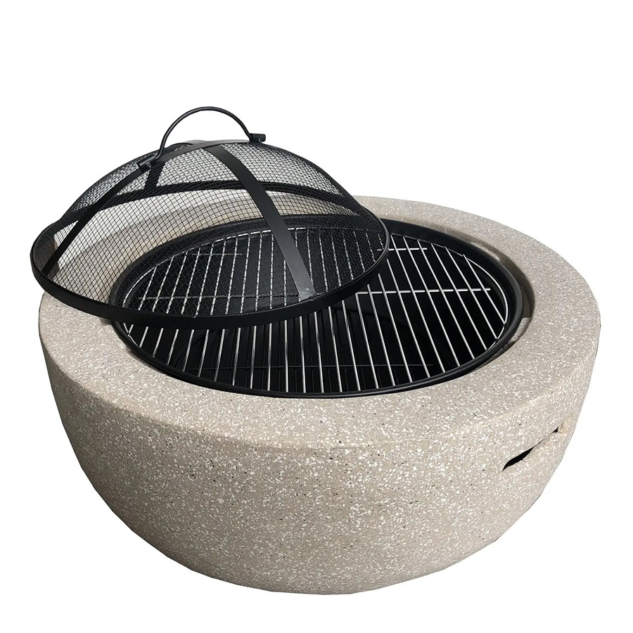 Gartenkamin in runder Form mit Metallgitter